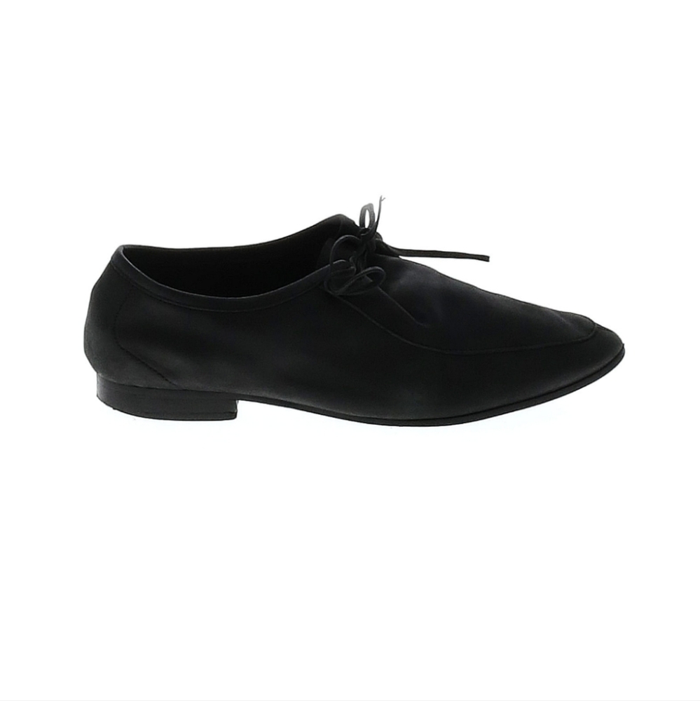 Intentionally shoes size 37(EU) 7